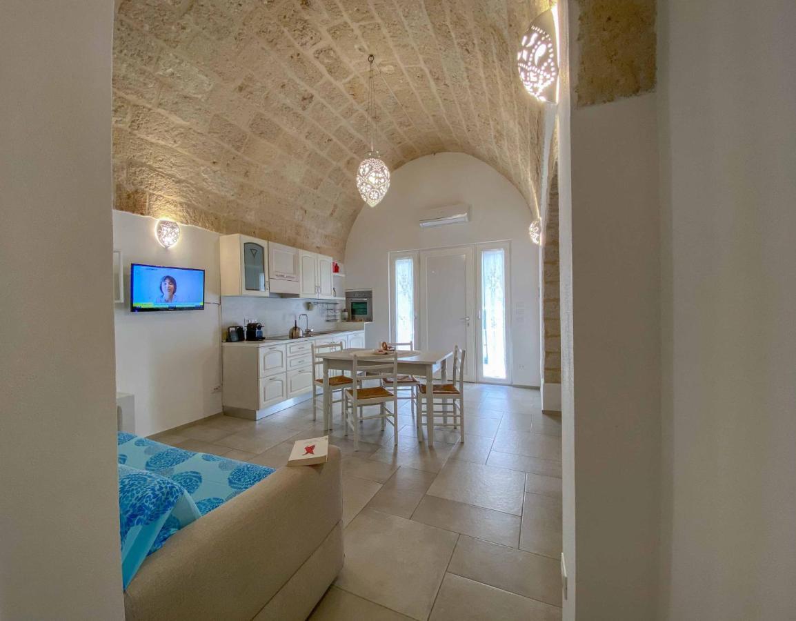 Nivis Avis Apartment โปลีญาโนอามาเร ภายนอก รูปภาพ
