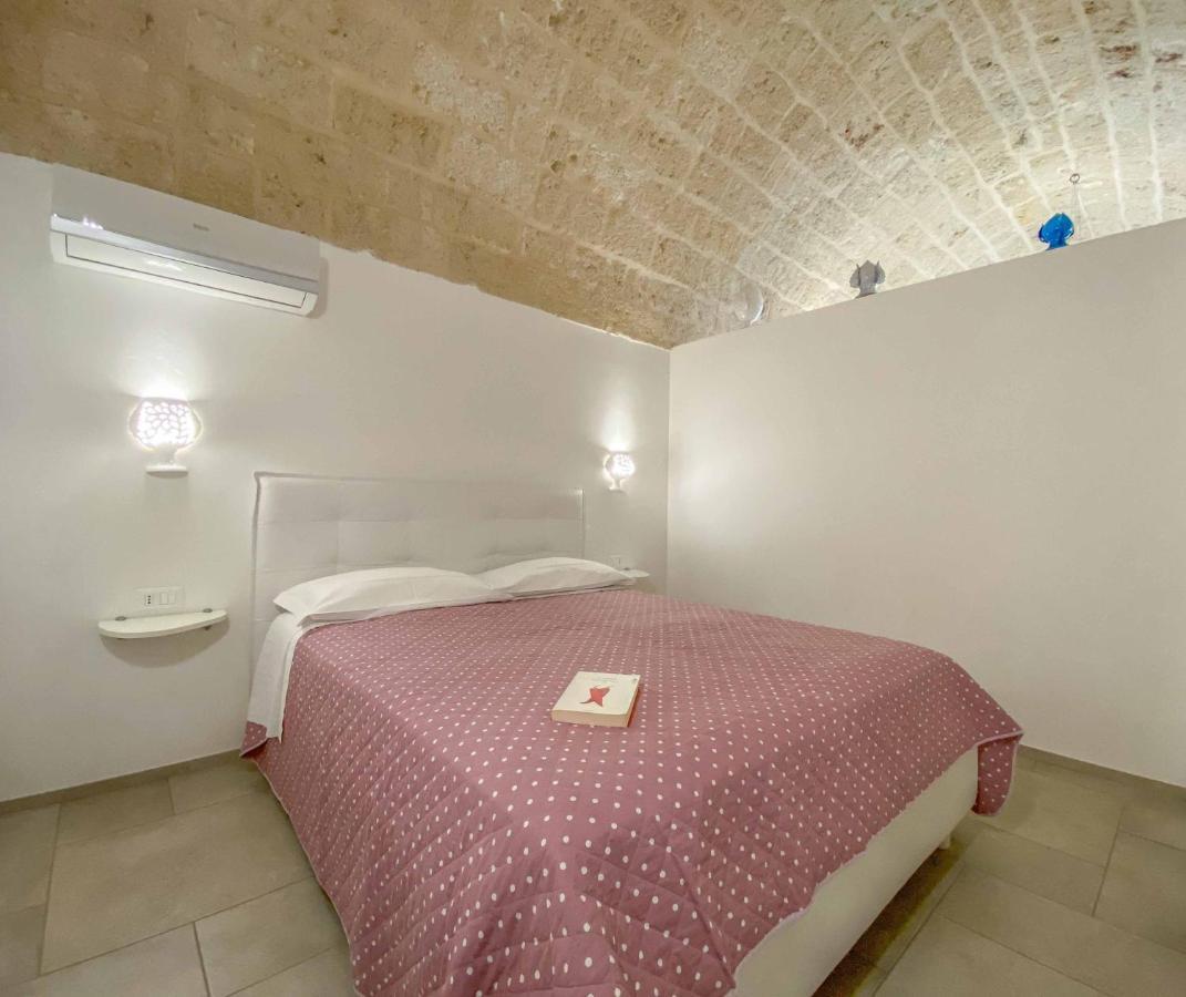 Nivis Avis Apartment โปลีญาโนอามาเร ภายนอก รูปภาพ